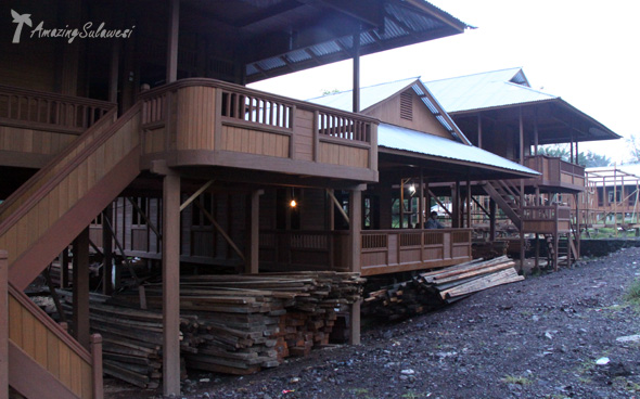 woloan-wooden-houses-sulawesi-indonesia-1